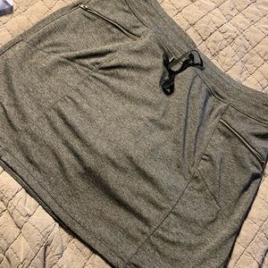 Sporty skort gray in color. Very soft material.